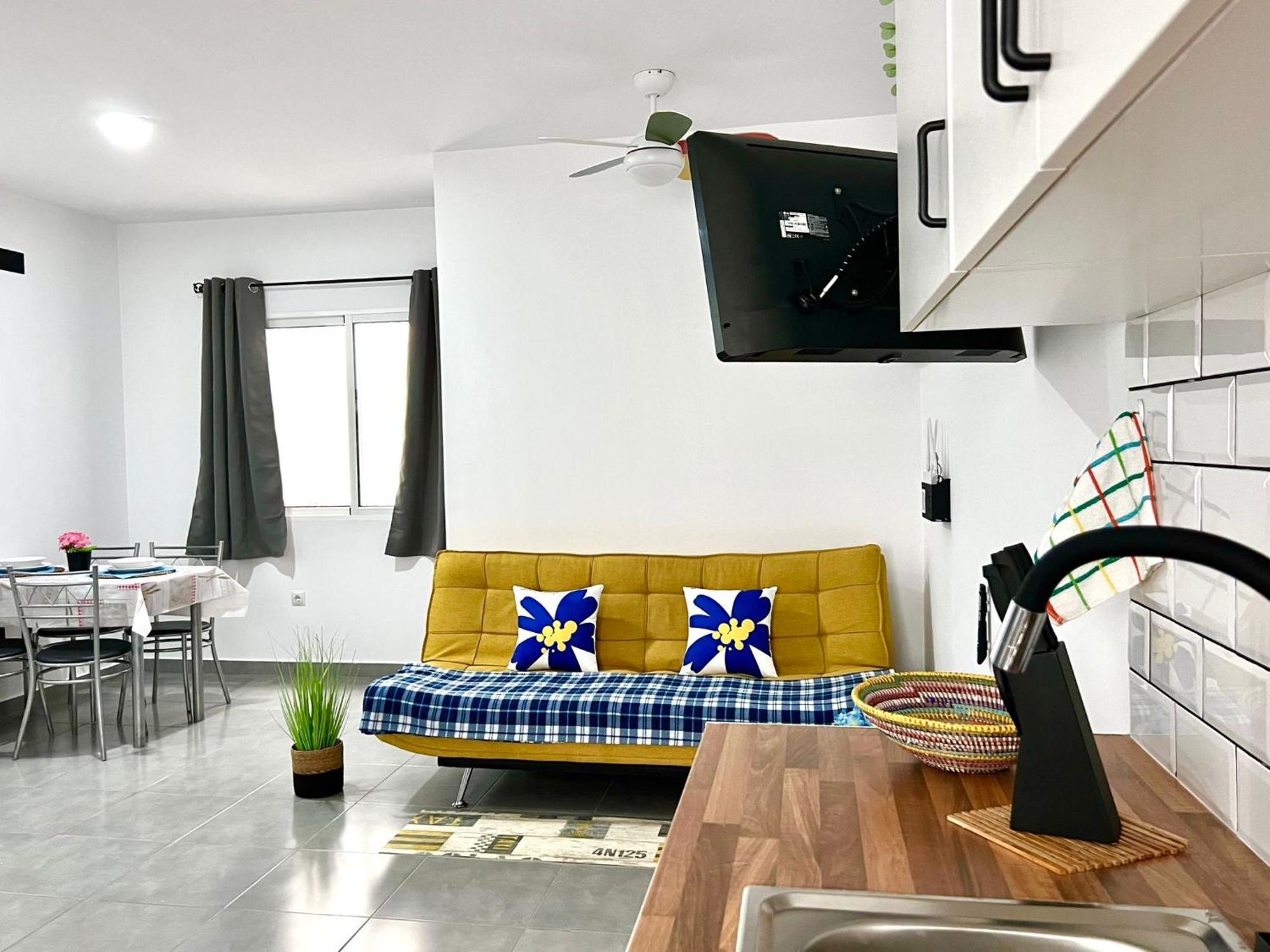 Animos! Apartments - 10 Modern Apartments Near The City & Beach, Perfect For Nomads, Travellers, Families, Watersports! Santa Maria Esterno foto